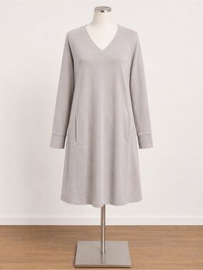 Athleta Seasoft V-Neck Dress S Petite Grey Taupe Long Sleeve Pockets Cabincore